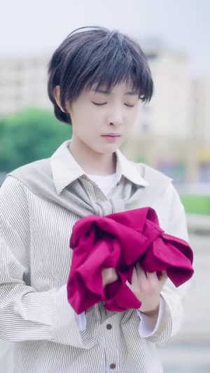 女扮男装后总裁念念不忘(83集) 女扮男装后总裁念念不忘(83集)火热短剧抢先看