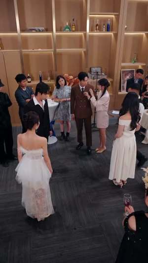 物价贬值,我穿回来后带飞全家&物价贬值我穿回来后带飞全家(74集) 物价贬值,我穿回来后带飞全家&物价贬值我穿回来后带飞全家(74集)爆款短剧推荐