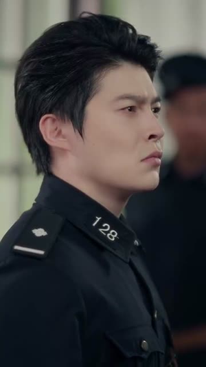 穿回民国当警长系统逼我做选择 (90集) 穿回民国当警长系统逼我做选择 (90集)爆火短剧追不停