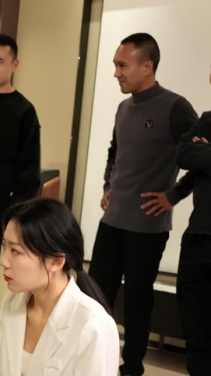 将军请上车 (91集) 将军请上车 (91集)越看越好看短剧