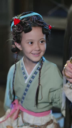 逃荒路上靠我用空间喂饱全家(70集) 逃荒路上靠我用空间喂饱全家(70集)短剧在线更新