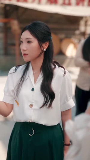 八零我成了老公的朱砂痣(64集) 八零我成了老公的朱砂痣(64集)一起追生活短剧