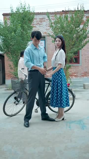 穿书1975炮灰女配不干了(80集) 穿书1975炮灰女配不干了(80集)免费在线看