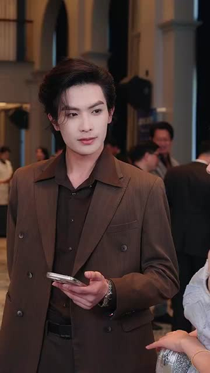 开局负债累累我靠系统逆风翻盘(78集) 开局负债累累我靠系统逆风翻盘(78集)短剧太好看了吧