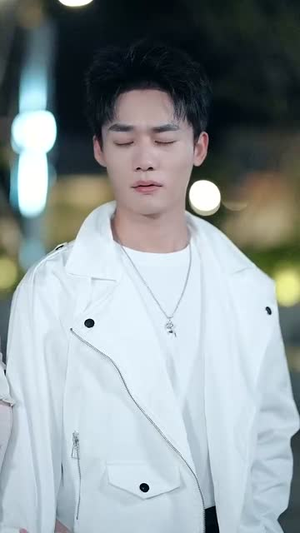 拒给校花买单系统奖励我自己花（105集）一起追短剧