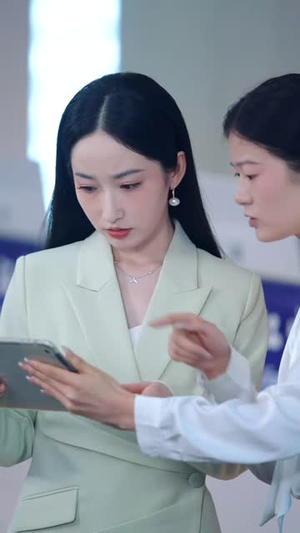 离婚后卿小姐名动全球（60集）怎么看全集